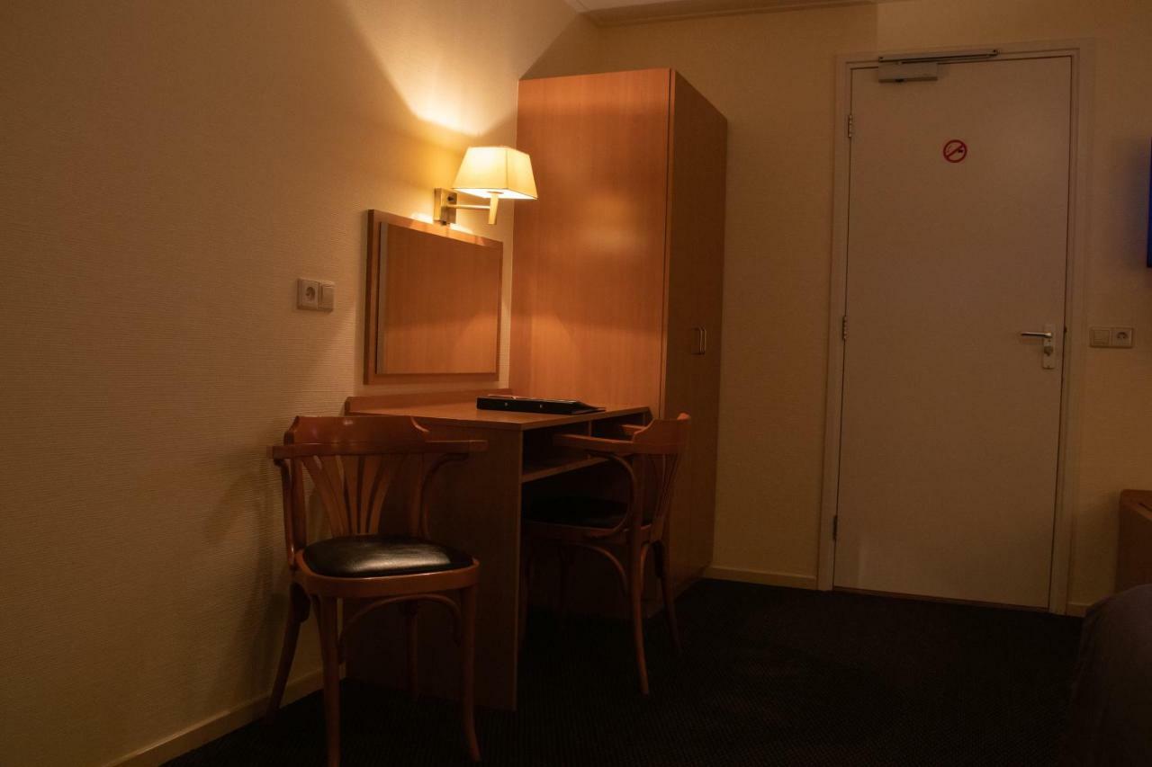 Hotel 'T Zwaantje Лихтенворде Экстерьер фото